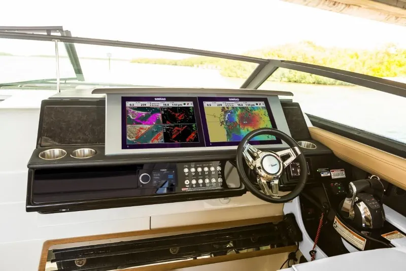 Slide: The Image of Sea Ray SLX 400 2023 - 4