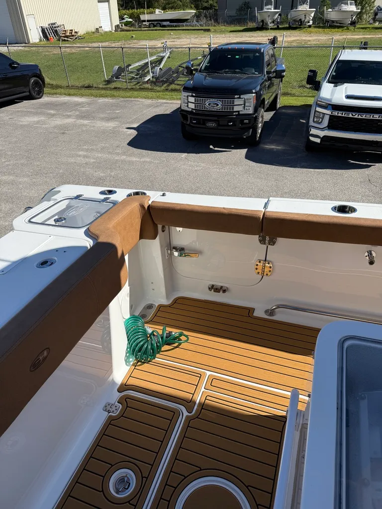 Slide: The Image of Sea Hunt Gamefish 30 FS 2022 - 11