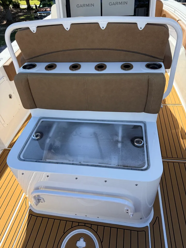 Slide: The Image of Sea Hunt Gamefish 30 FS 2022 - 12