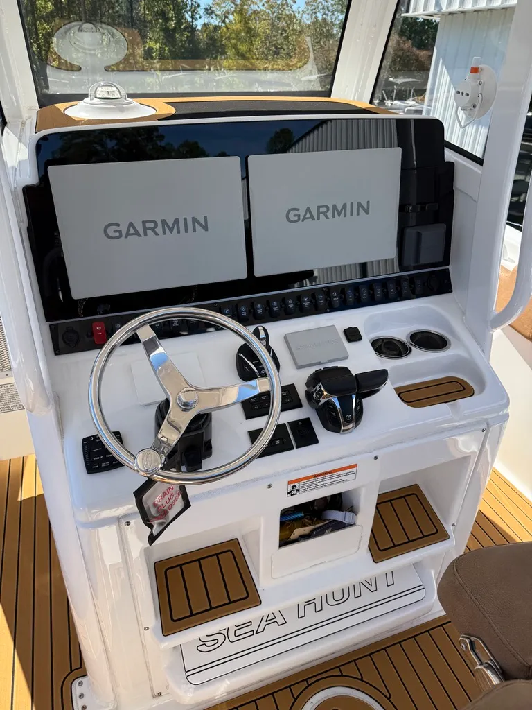 Slide: The Image of Sea Hunt Gamefish 30 FS 2022 - 7