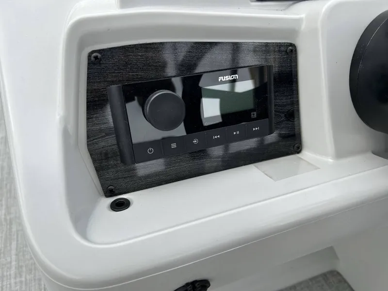Slide: The Image of Avalon VLS 21 Quad Lounger 2027 - 14