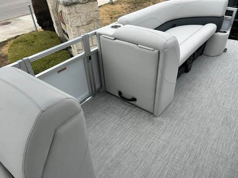 Slide: The Image of Avalon VLS 21 Quad Lounger 2027 - 13