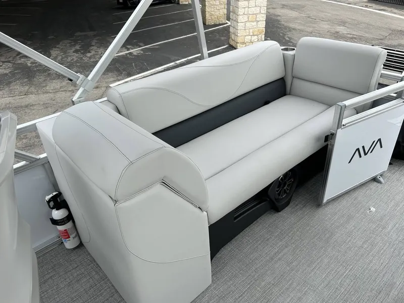 Slide: The Image of Avalon VLS 21 Quad Lounger 2027 - 11
