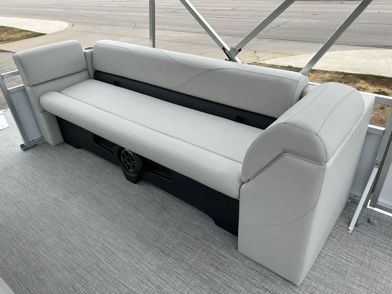Slide: The Image of Avalon VLS 21 Quad Lounger 2027 - 10