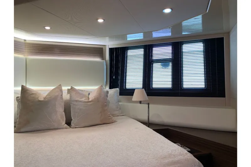 Slide: The Image of Azimut FLY 60 2016 - 64