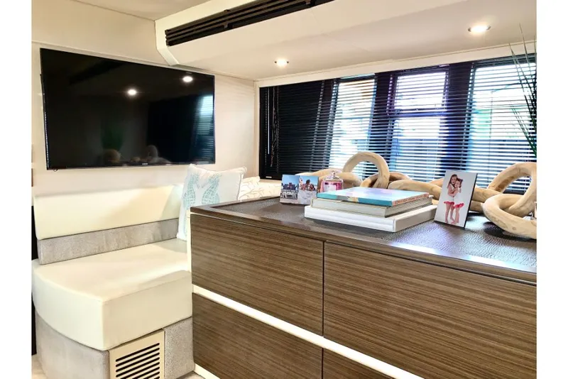 Slide: The Image of Azimut FLY 60 2016 - 60