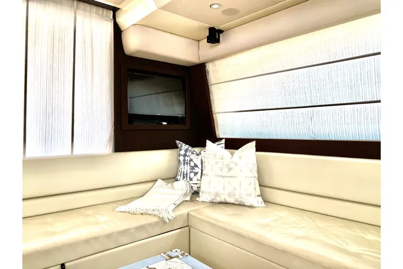 Slide: The Image of Azimut FLY 60 2016 - 27