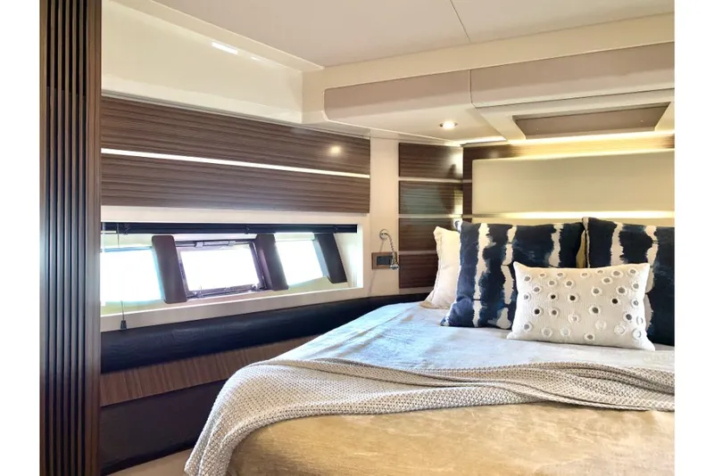 Slide: The Image of Azimut FLY 60 2016 - 44