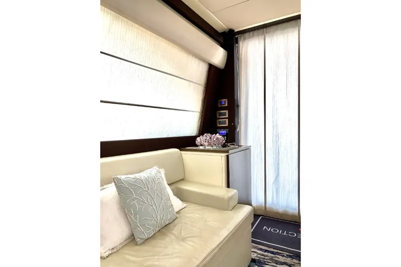 Slide: The Image of Azimut FLY 60 2016 - 28