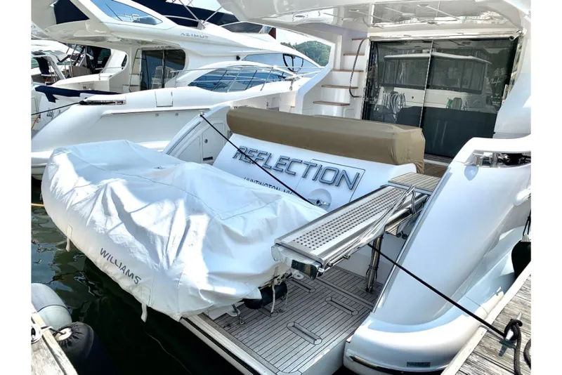 Slide: The Image of Azimut FLY 60 2016 - 15