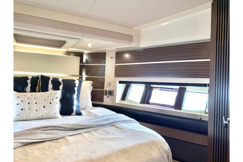 Slide: The Image of Azimut FLY 60 2016 - 45