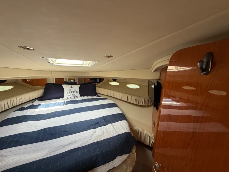 Slide: The Image of Sea Ray 410 SUNDANCER 2000 - 18