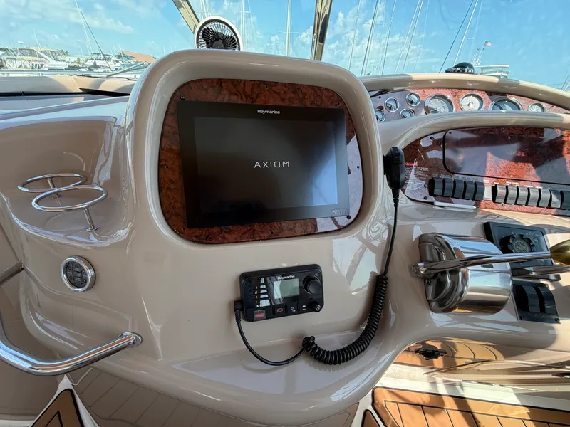 Slide: The Image of Sea Ray 410 SUNDANCER 2000 - 10