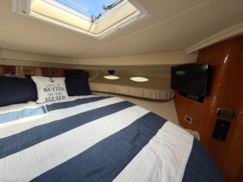Slide: The Image of Sea Ray 410 SUNDANCER 2000 - 19