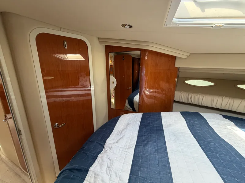 Slide: The Image of Sea Ray 410 SUNDANCER 2000 - 20