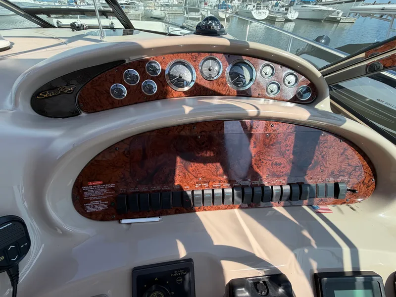 Slide: The Image of Sea Ray 410 SUNDANCER 2000 - 11