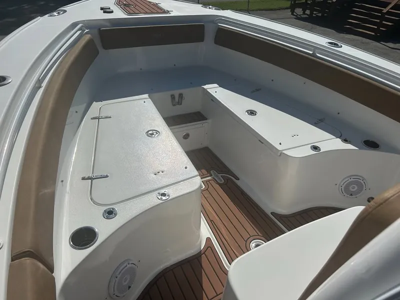 Slide: The Image of Sea Hunt Ultra 265 SE 2022 - 5