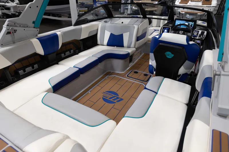 Slide: The Image of Malibu 23 MXZ 2023 - 23