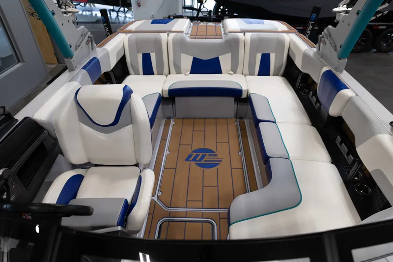 Slide: The Image of Malibu 23 MXZ 2023 - 26