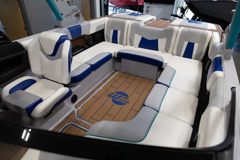 Slide: The Image of Malibu 23 MXZ 2023 - 27