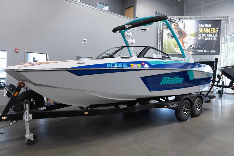 Slide: The Image of Malibu 23 MXZ 2023 - 1