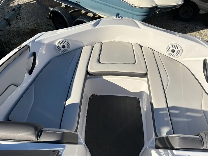 Slide: The Image of Yamaha AR190 2021 - 16