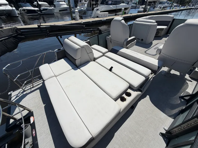 Slide: The Image of Harris CRUISER 210 SLDH 2023 - 36