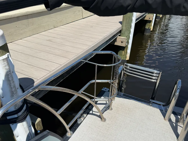 Slide: The Image of Harris CRUISER 210 SLDH 2023 - 23
