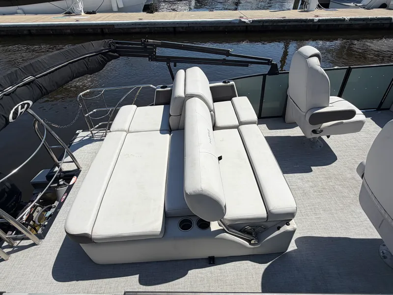 Slide: The Image of Harris CRUISER 210 SLDH 2023 - 34