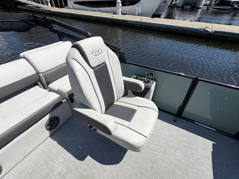 Slide: The Image of Harris CRUISER 210 SLDH 2023 - 18