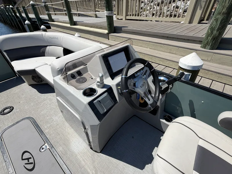 Slide: The Image of Harris CRUISER 210 SLDH 2023 - 10