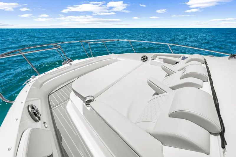 Slide: The Image of Sea Ray Sundancer 320 Outboard 2027 - 37