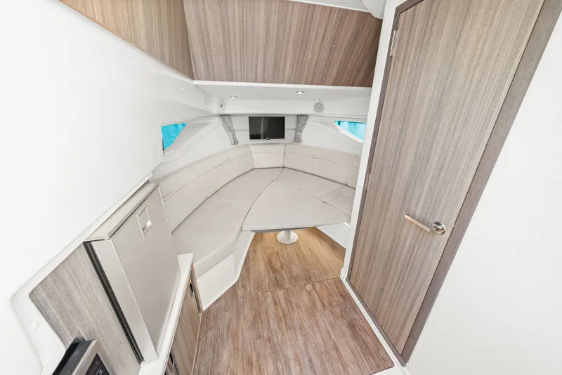 Slide: The Image of Sea Ray Sundancer 320 Outboard 2027 - 42