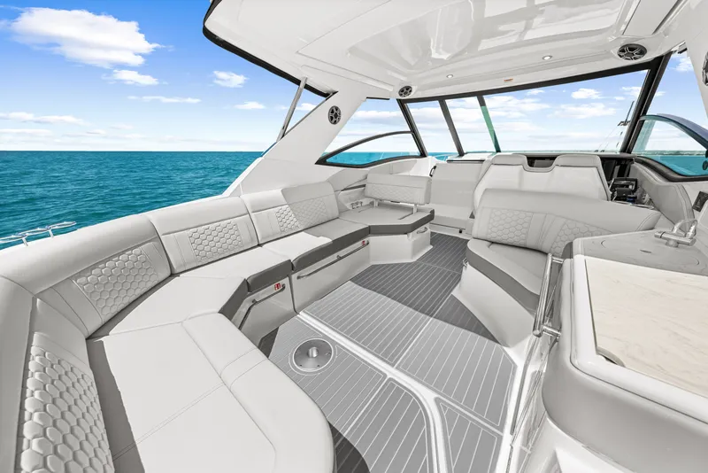 Slide: The Image of Sea Ray Sundancer 320 Outboard 2027 - 28