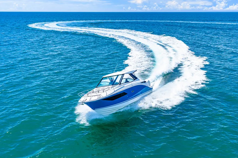 Slide: The Image of Sea Ray Sundancer 320 Outboard 2027 - 13