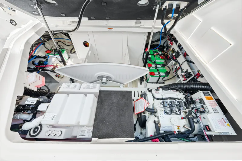 Slide: The Image of Sea Ray Sundancer 320 Outboard 2027 - 49