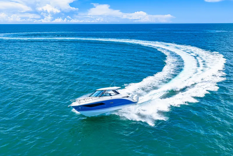 Slide: The Image of Sea Ray Sundancer 320 Outboard 2027 - 15