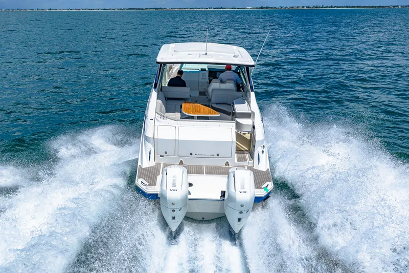 Slide: The Image of Sea Ray Sundancer 320 Outboard 2027 - 22
