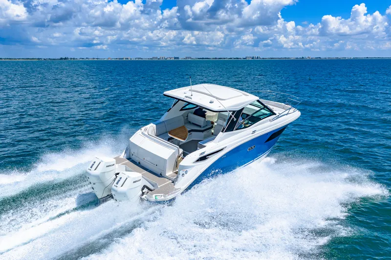 Slide: The Image of Sea Ray Sundancer 320 Outboard 2027 - 16