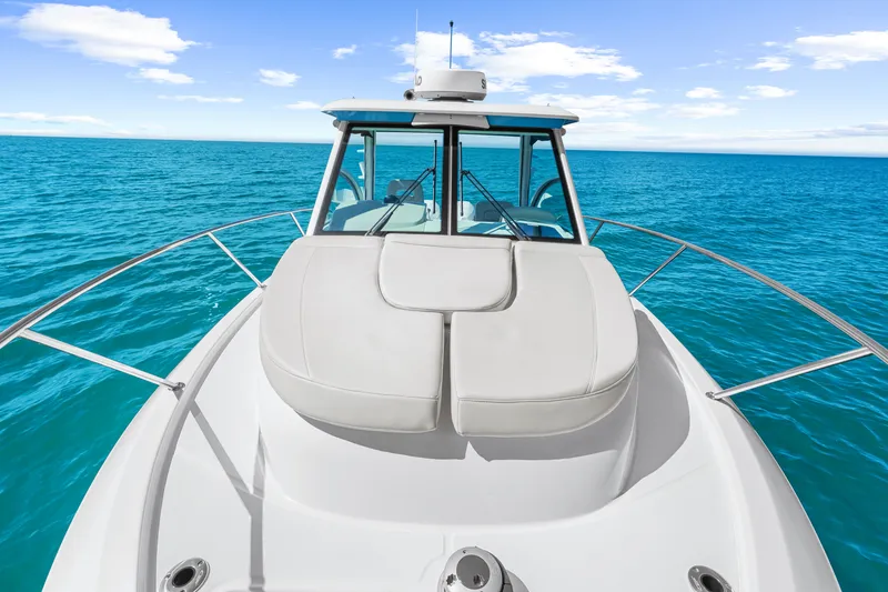 Slide: The Image of Boston Whaler 285 Conquest 2027 - 40