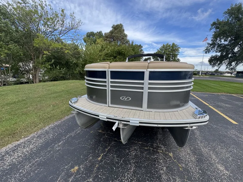 Slide: The Image of Harris Grand Mariner 250 2018 - 28