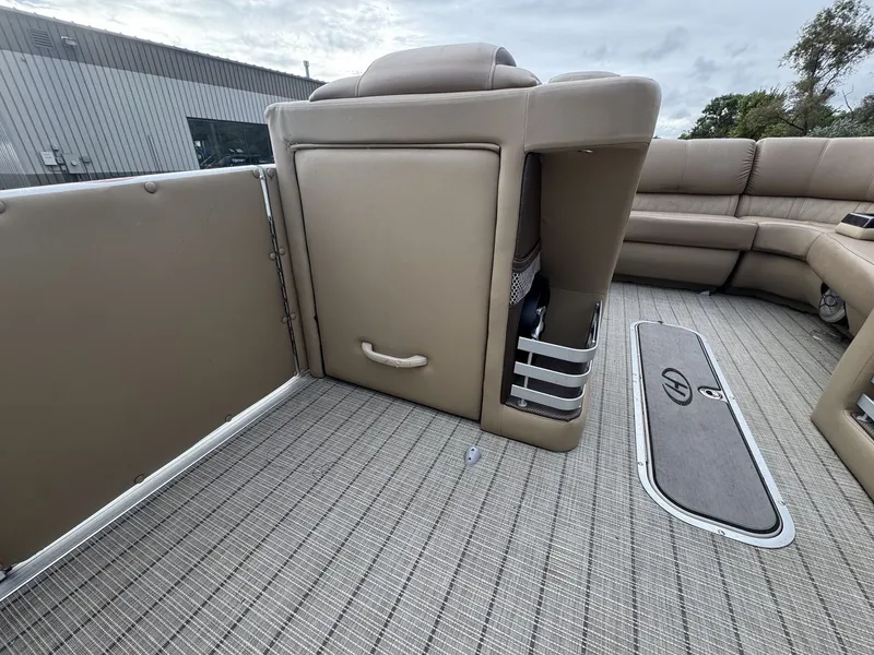 Slide: The Image of Harris Grand Mariner 250 2018 - 22
