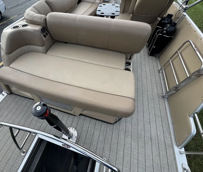 Slide: The Image of Harris Grand Mariner 250 2018 - 4