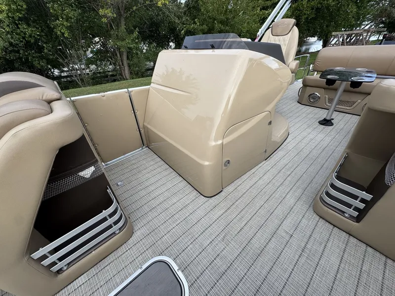 Slide: The Image of Harris Grand Mariner 250 2018 - 21