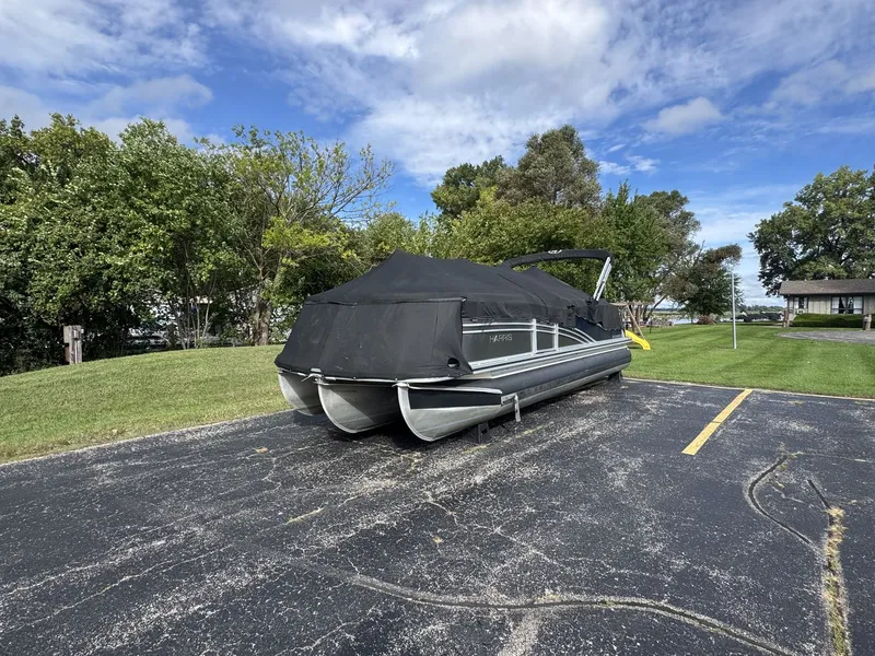 Slide: The Image of Harris Grand Mariner 250 2018 - 30