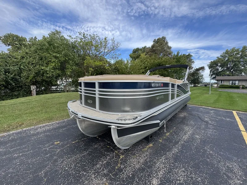 Slide: The Image of Harris Grand Mariner 250 2018 - 1