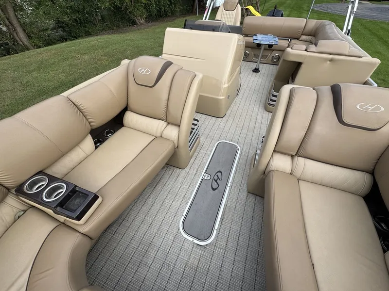 Slide: The Image of Harris Grand Mariner 250 2018 - 27