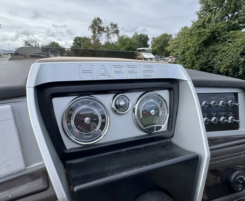 Slide: The Image of Harris Grand Mariner 250 2018 - 14