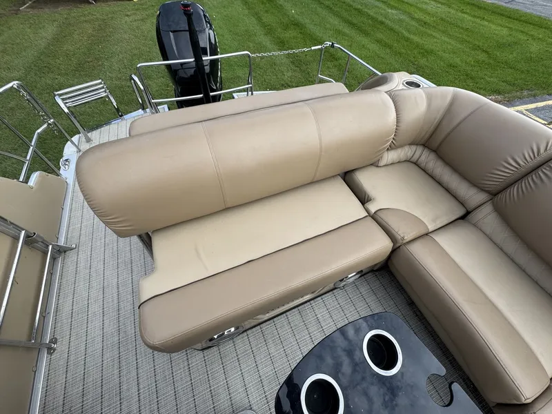 Slide: The Image of Harris Grand Mariner 250 2018 - 8