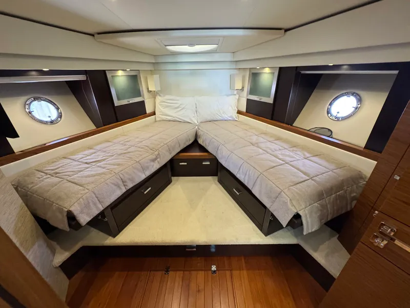 Slide: The Image of Tiara 53 Flybridge 2017 - 14